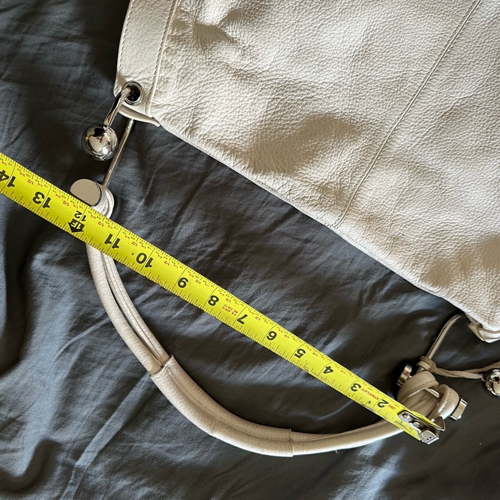 White pebbled leather Charles Jourdan purse - Picture 6 of 13